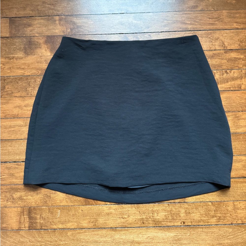 The A&F Scarlett Premium Crep Mini Skort